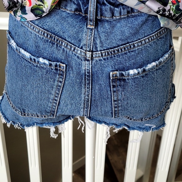 Garage Denim ripped Shorts - Picture 4 of 5